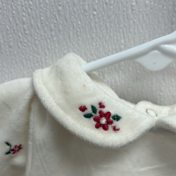 First Moments Layette Matching Set - Picture 5 of 9